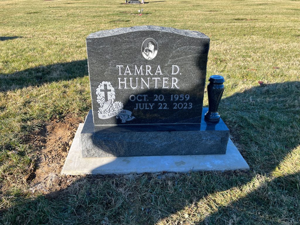 tamra-hunter-galveston-cremation-in-foundation-single-memorial-for-1-american-black-ceramic-picture-cross-praying-hand-dog-vase-